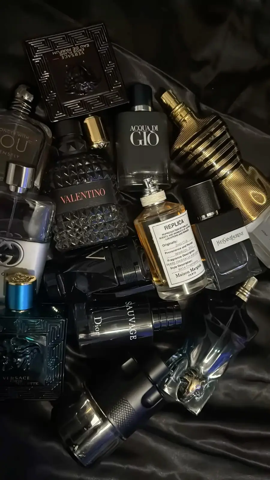 Seleção de perfumes masculinos de diferentes marcas